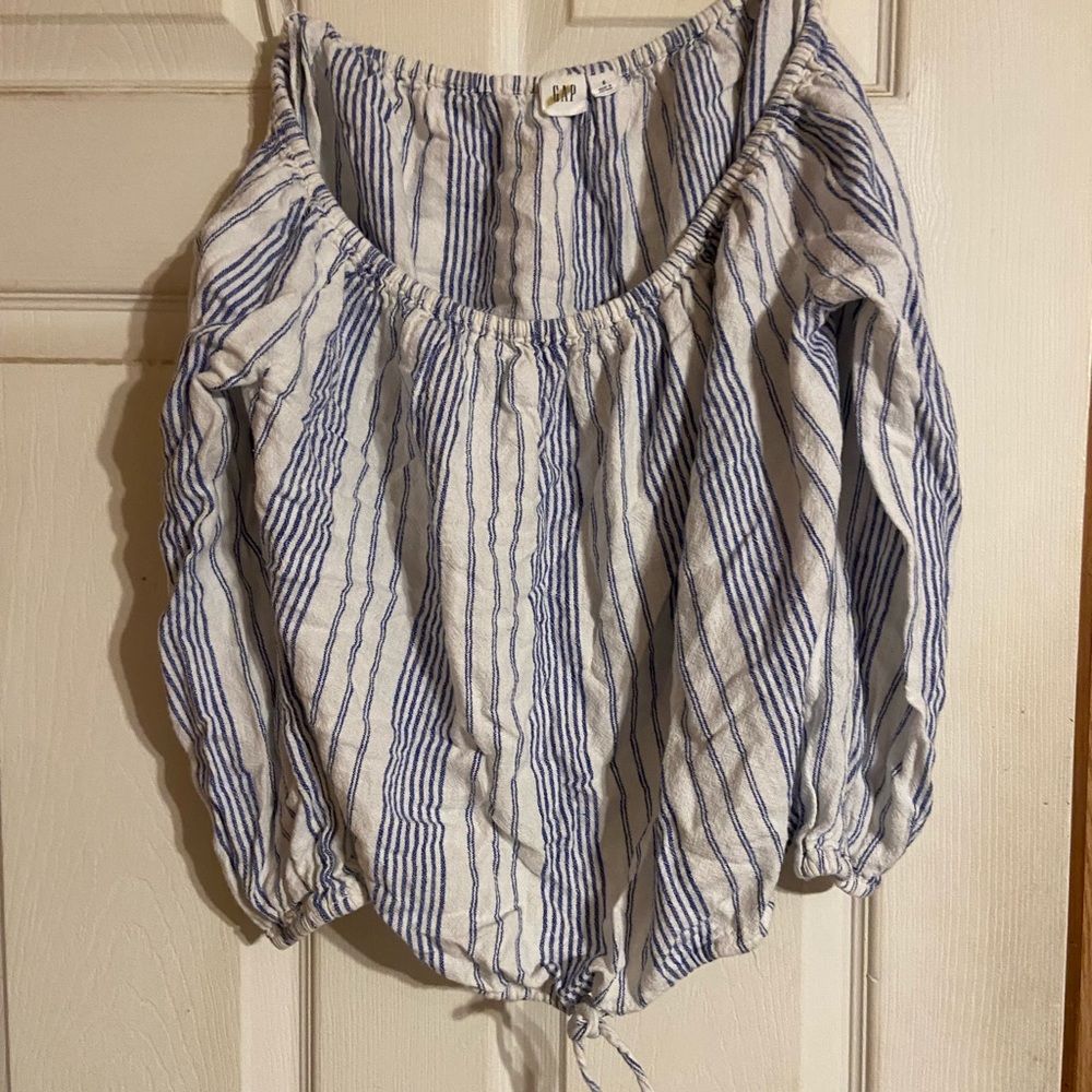 Off the shoulder long sleeve tee